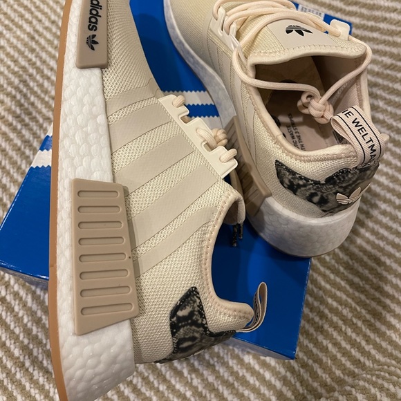 Women’s Adidas NMD-R1 “snakeskin” - Picture 4 of 6